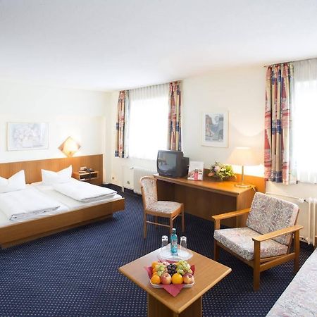 Trip Inn Hotel Frankfurt Airport Рюссельхайм Экстерьер фото