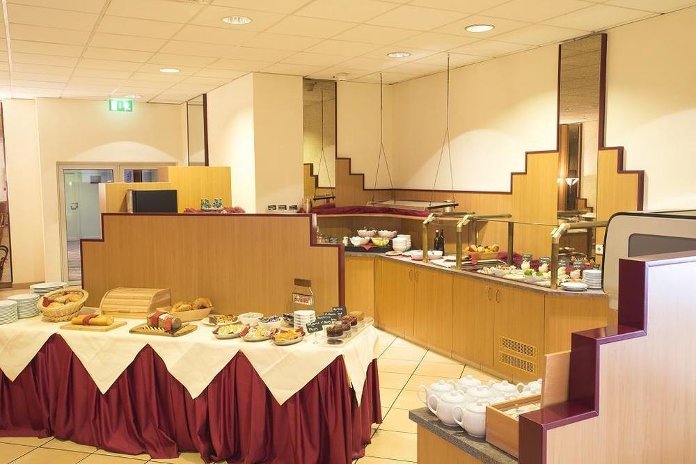 Trip Inn Hotel Frankfurt Airport Рюссельхайм Ресторан фото