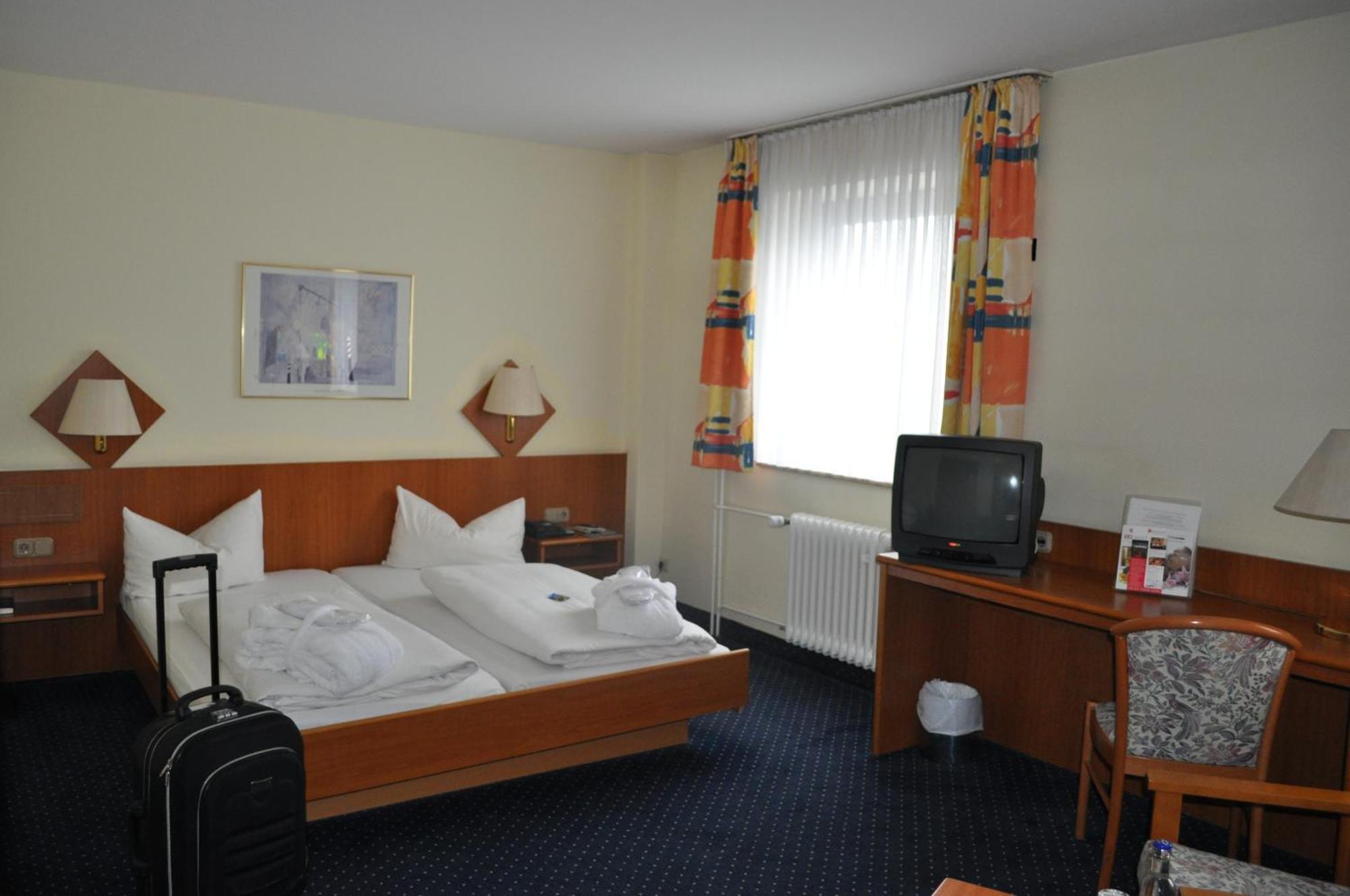 Trip Inn Hotel Frankfurt Airport Рюссельхайм Экстерьер фото