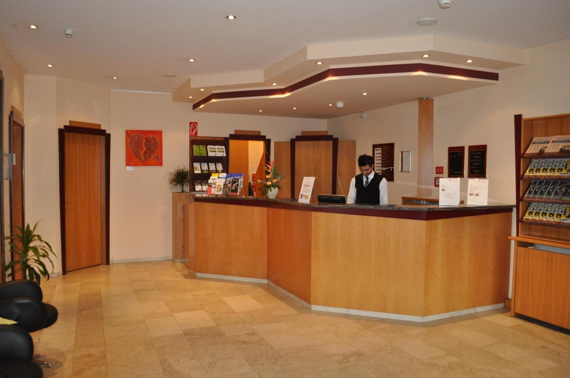 Trip Inn Hotel Frankfurt Airport Рюссельхайм Экстерьер фото