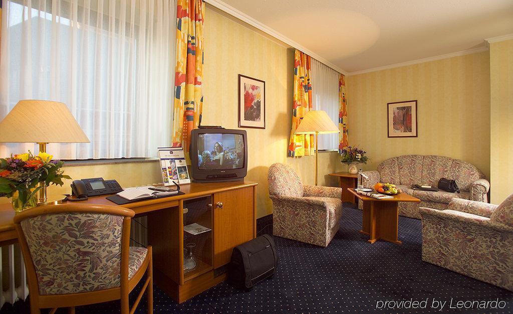 Trip Inn Hotel Frankfurt Airport Рюссельхайм Экстерьер фото