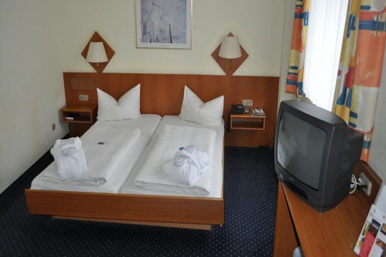 Trip Inn Hotel Frankfurt Airport Рюссельхайм Экстерьер фото