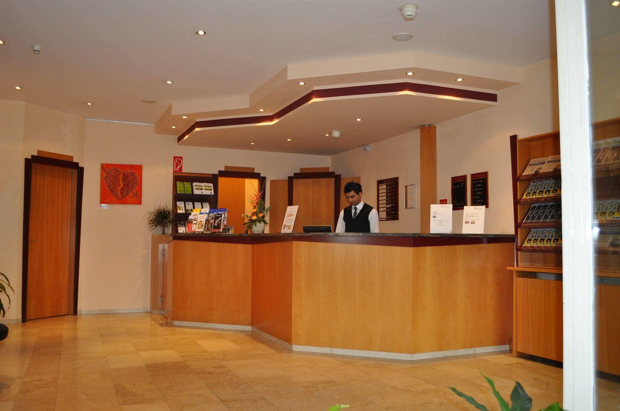 Trip Inn Hotel Frankfurt Airport Рюссельхайм Экстерьер фото