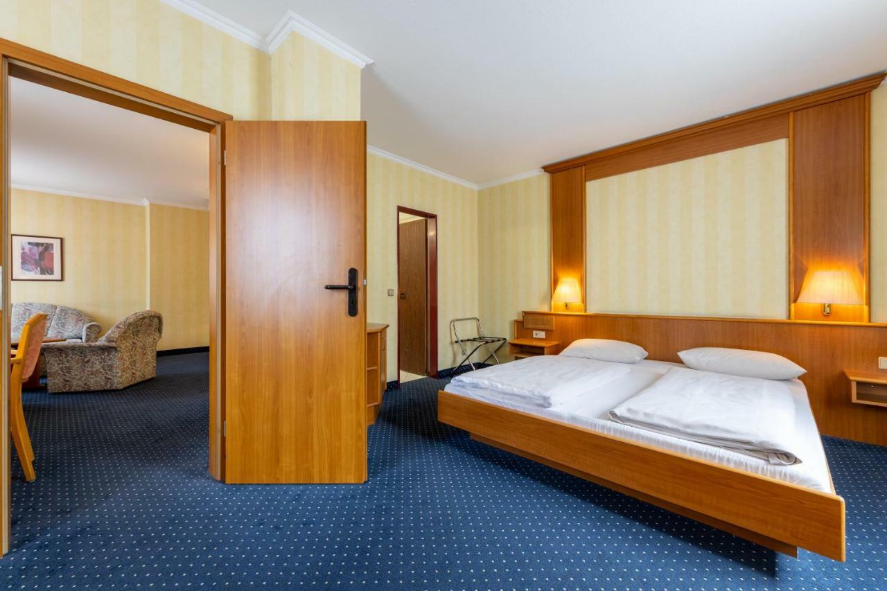 Trip Inn Hotel Frankfurt Airport Рюссельхайм Экстерьер фото