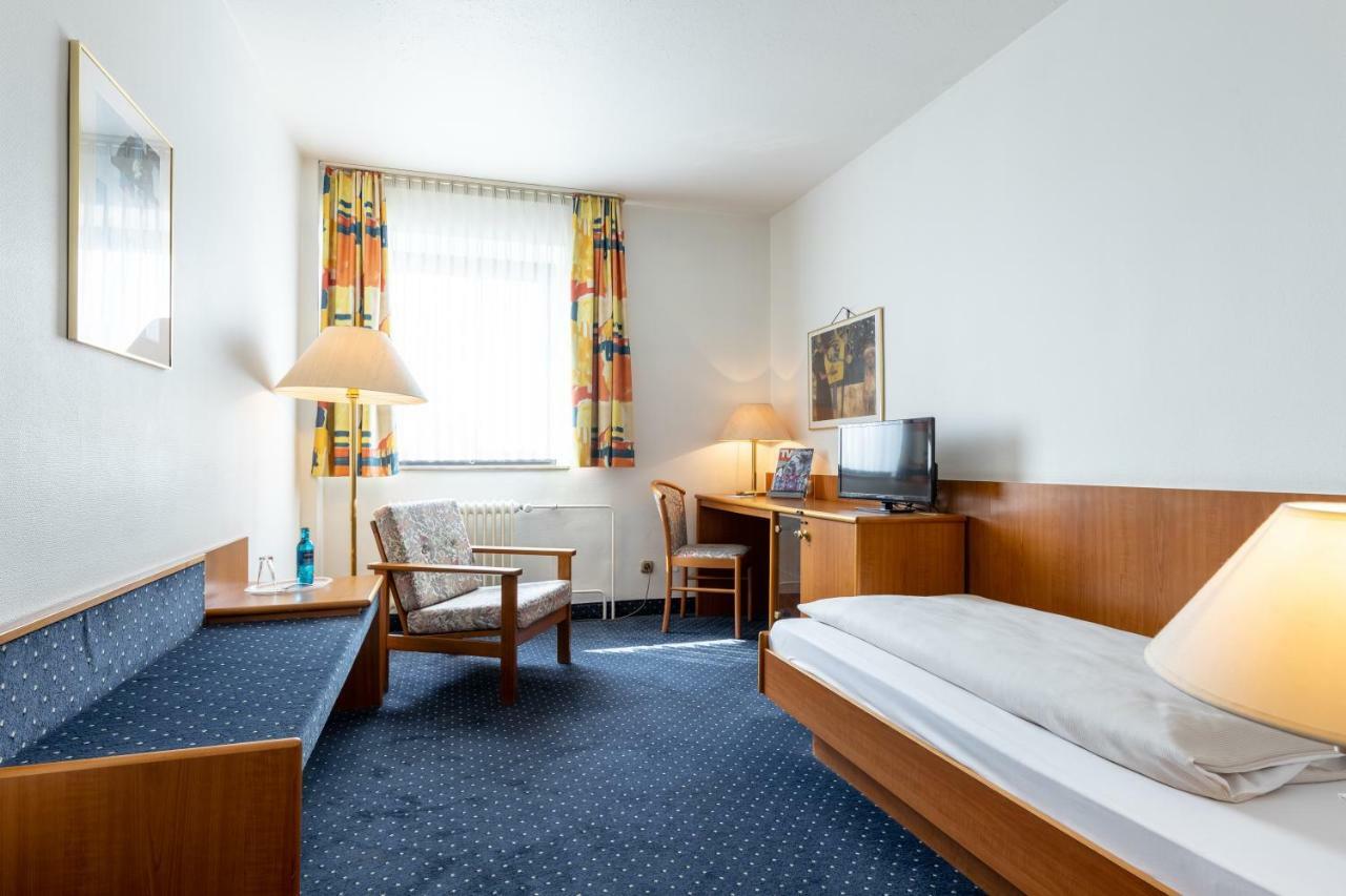 Trip Inn Hotel Frankfurt Airport Рюссельхайм Экстерьер фото