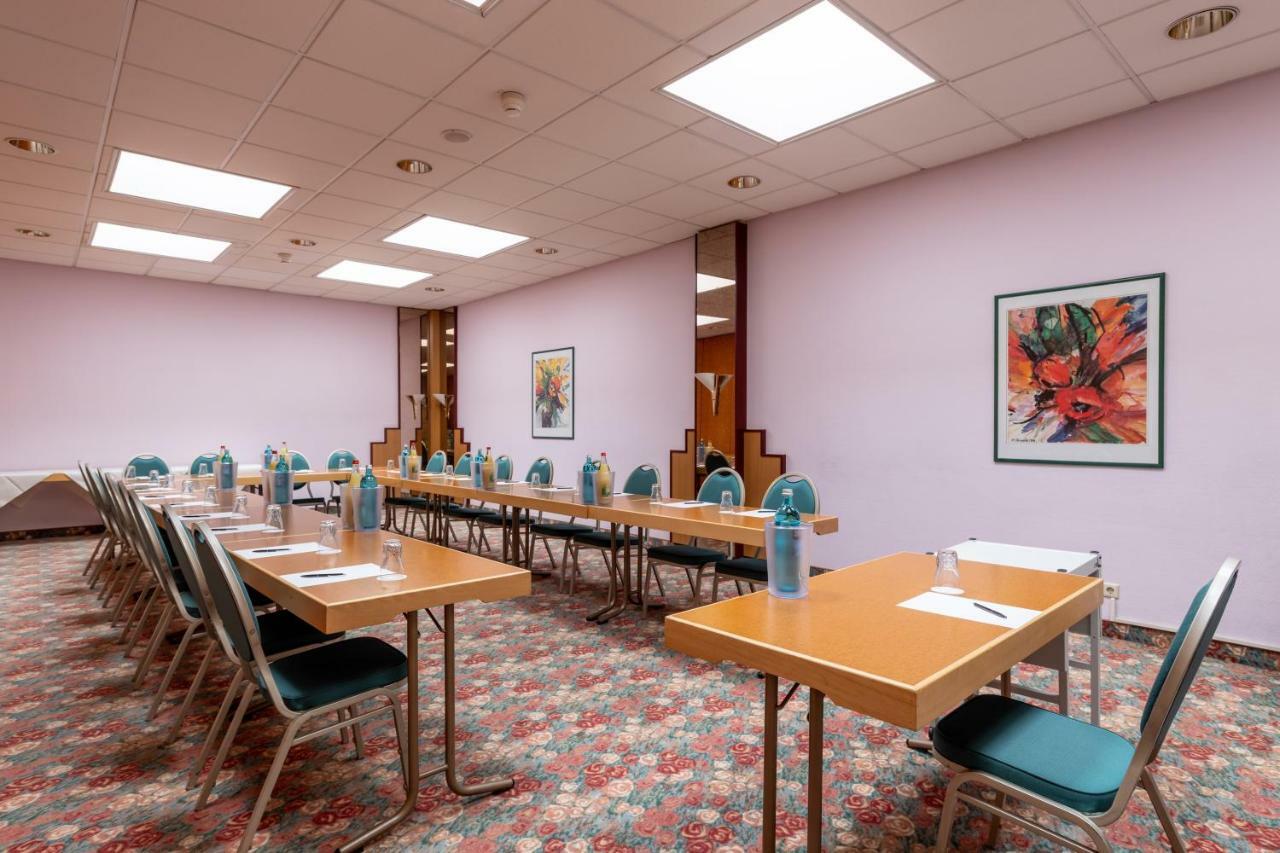 Trip Inn Hotel Frankfurt Airport Рюссельхайм Экстерьер фото