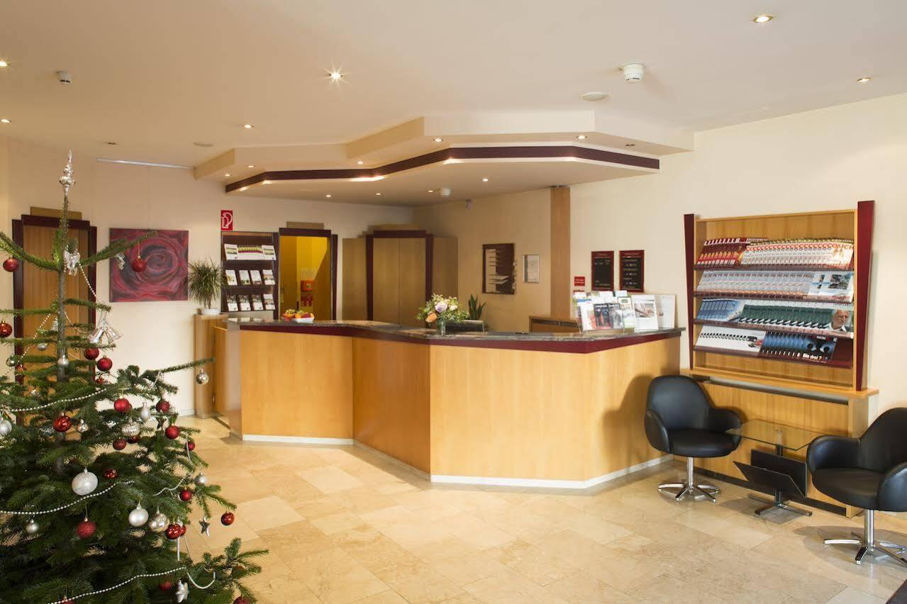Trip Inn Hotel Frankfurt Airport Рюссельхайм Экстерьер фото